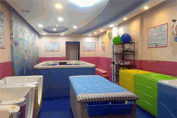 安贝儿婴儿游泳馆